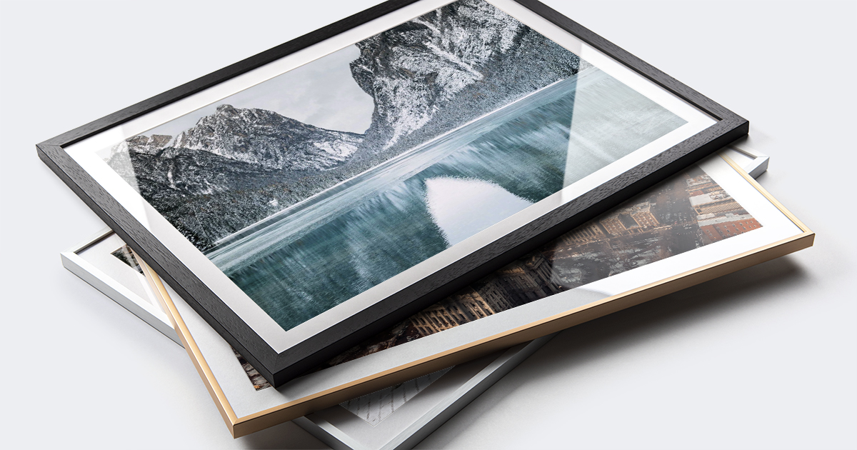 Cadre photo format standard, en bois et aluminium